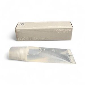 r.e.m. beauty Utmost Importance Plumping Lip Gloss NIB